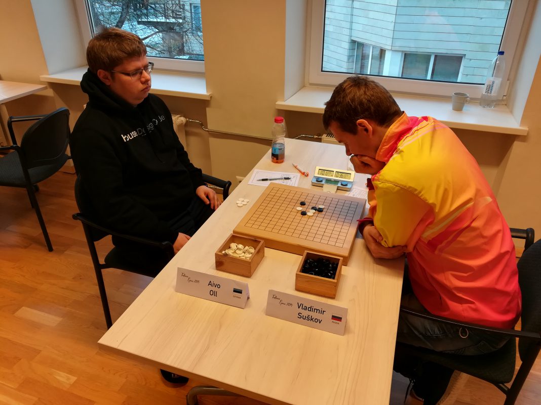 Aivo Oll vs Vladimir Sushkov playing another exciting variant